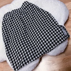 *NEW* Houndstooth Mini Skirt
